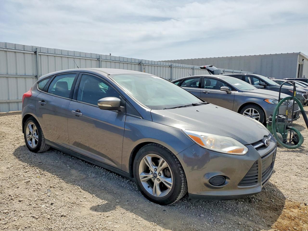 2014 Ford Focus Se Серый vin: 1FADP3K2XEL400009