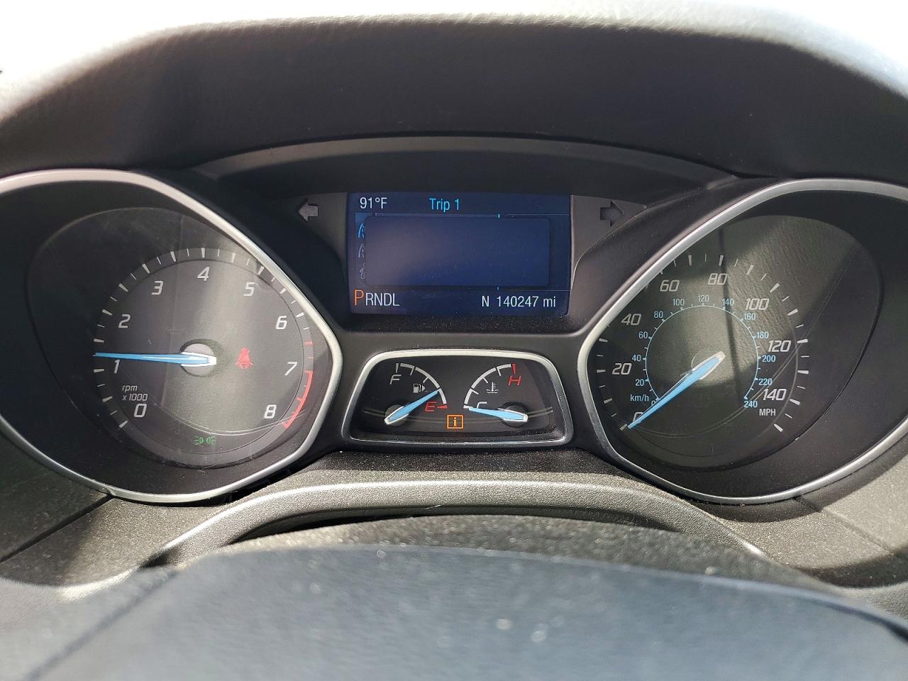 2014 Ford Focus Se Серый vin: 1FADP3K2XEL400009