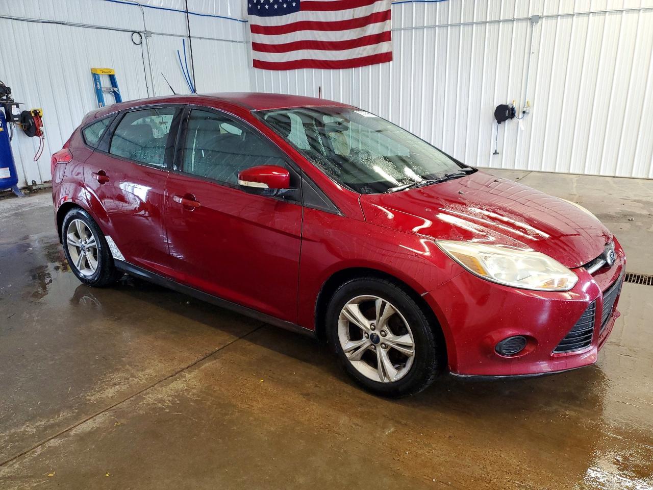 2014 Ford Focus Se Red vin: 1FADP3K2XEL428411