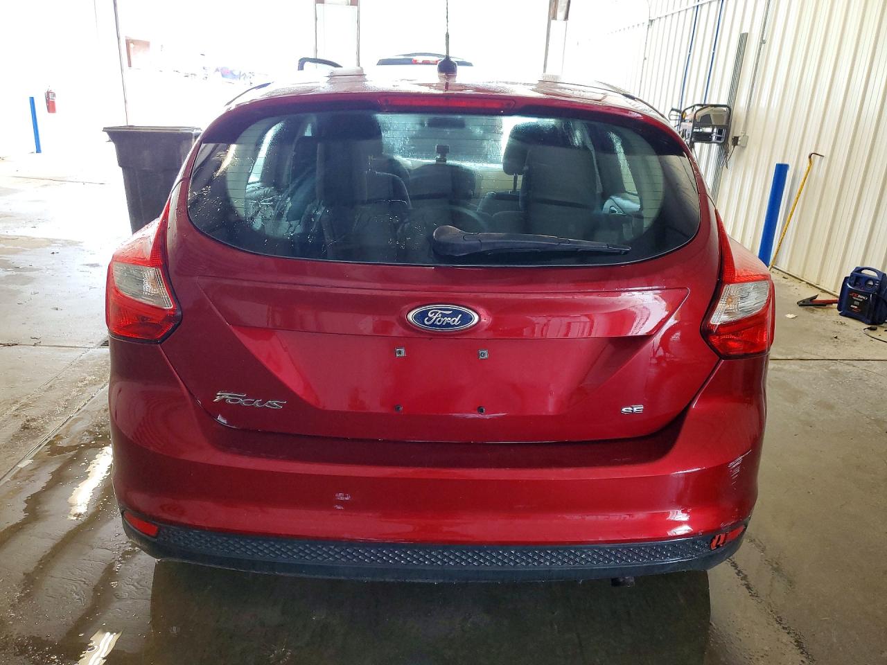 2014 Ford Focus Se Red vin: 1FADP3K2XEL428411
