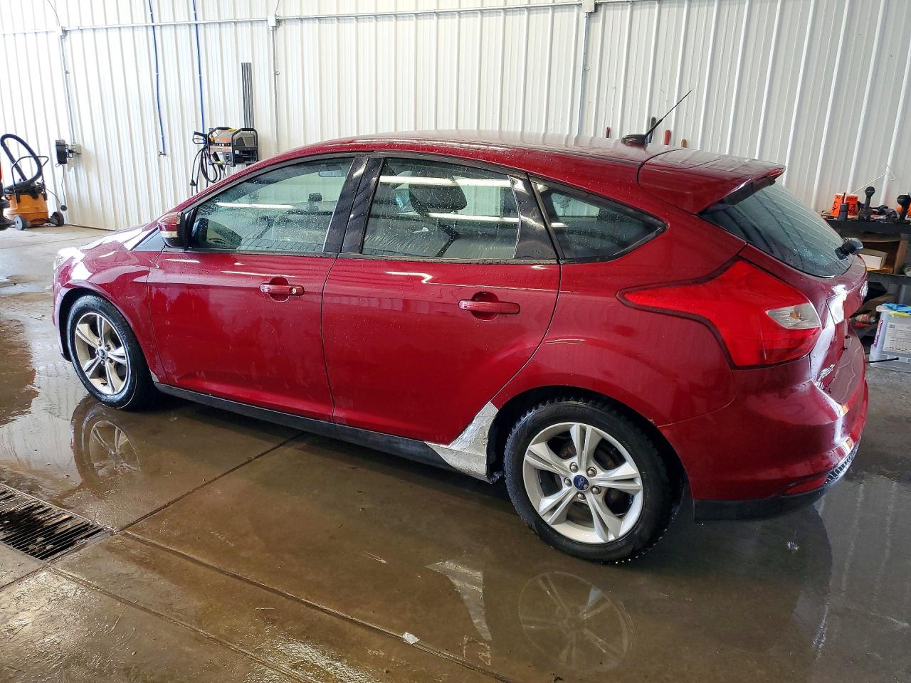 2014 Ford Focus Se Red vin: 1FADP3K2XEL428411