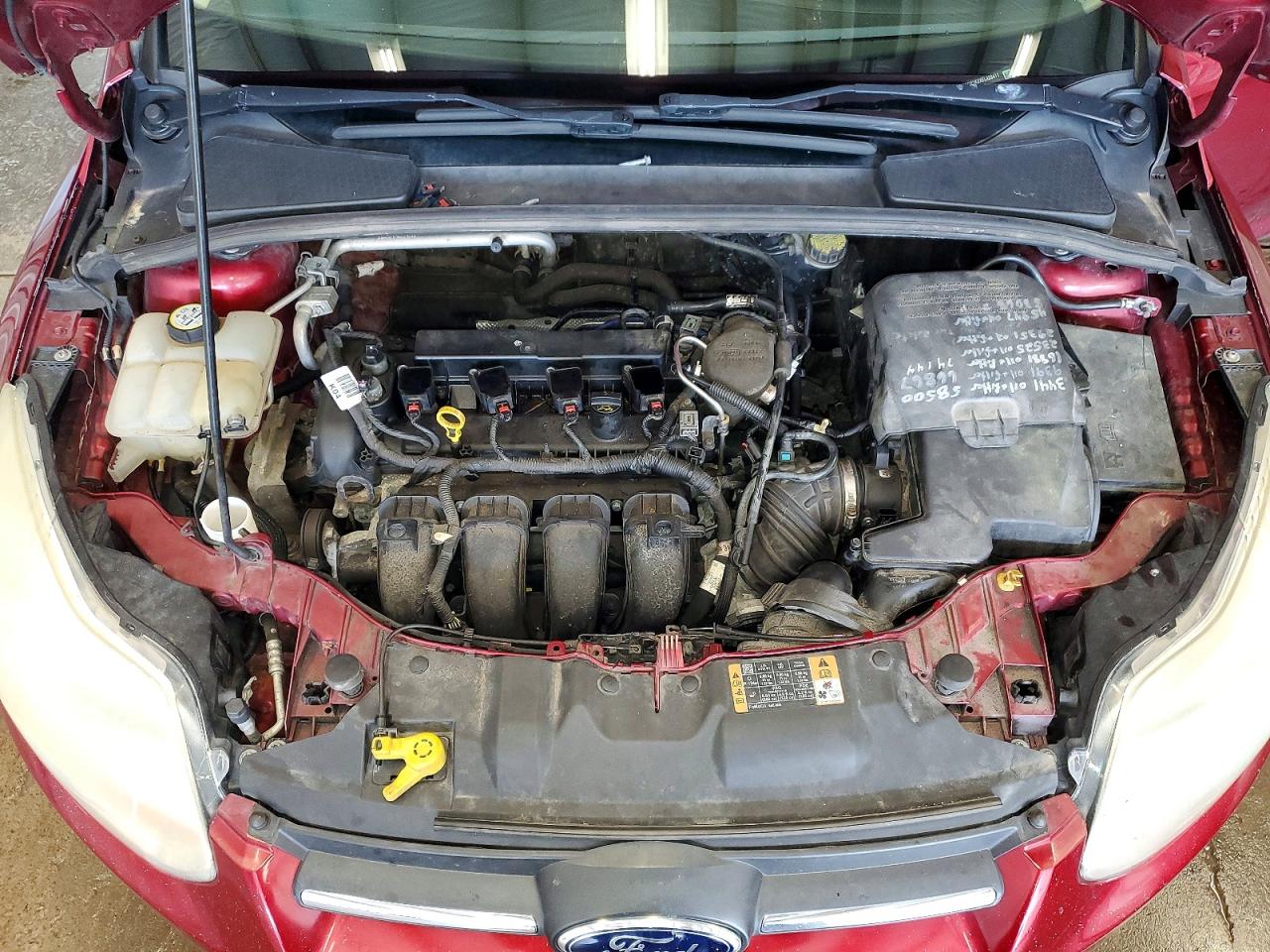 2014 Ford Focus Se Red vin: 1FADP3K2XEL428411