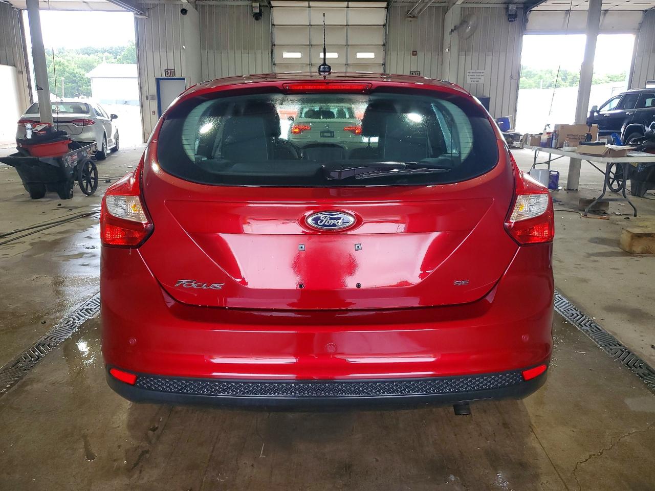 2014 Ford Focus Se Burgundy vin: 1FADP3K2XEL437318