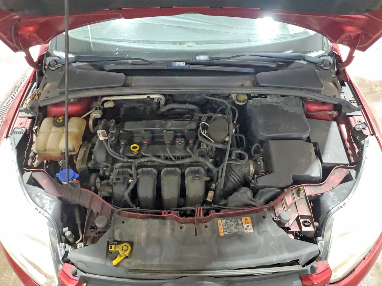 2014 Ford Focus Se Burgundy vin: 1FADP3K2XEL437318