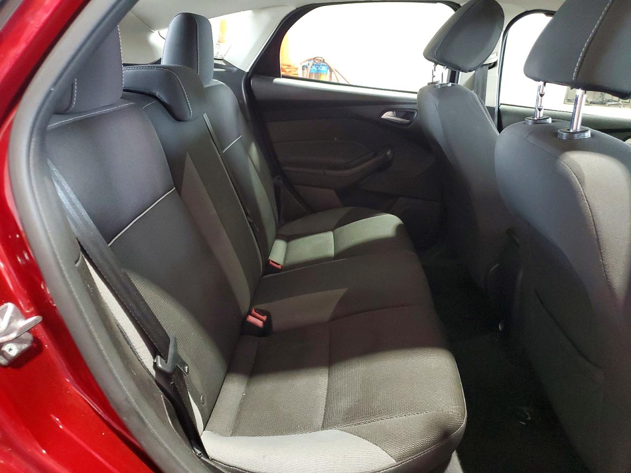 2014 Ford Focus Se Burgundy vin: 1FADP3K2XEL437318