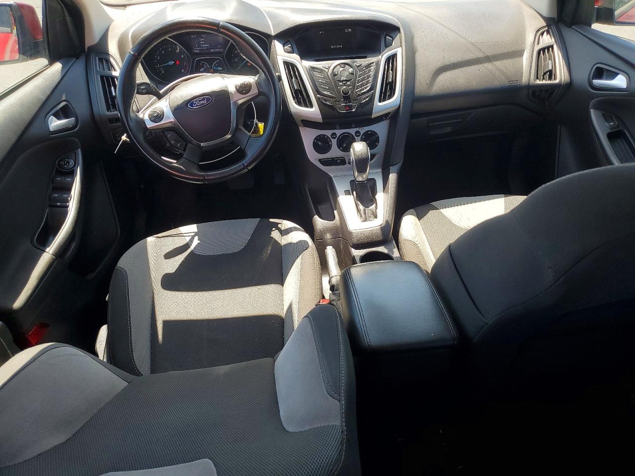 2014 Ford Focus Se Red vin: 1FADP3K2XEL442051