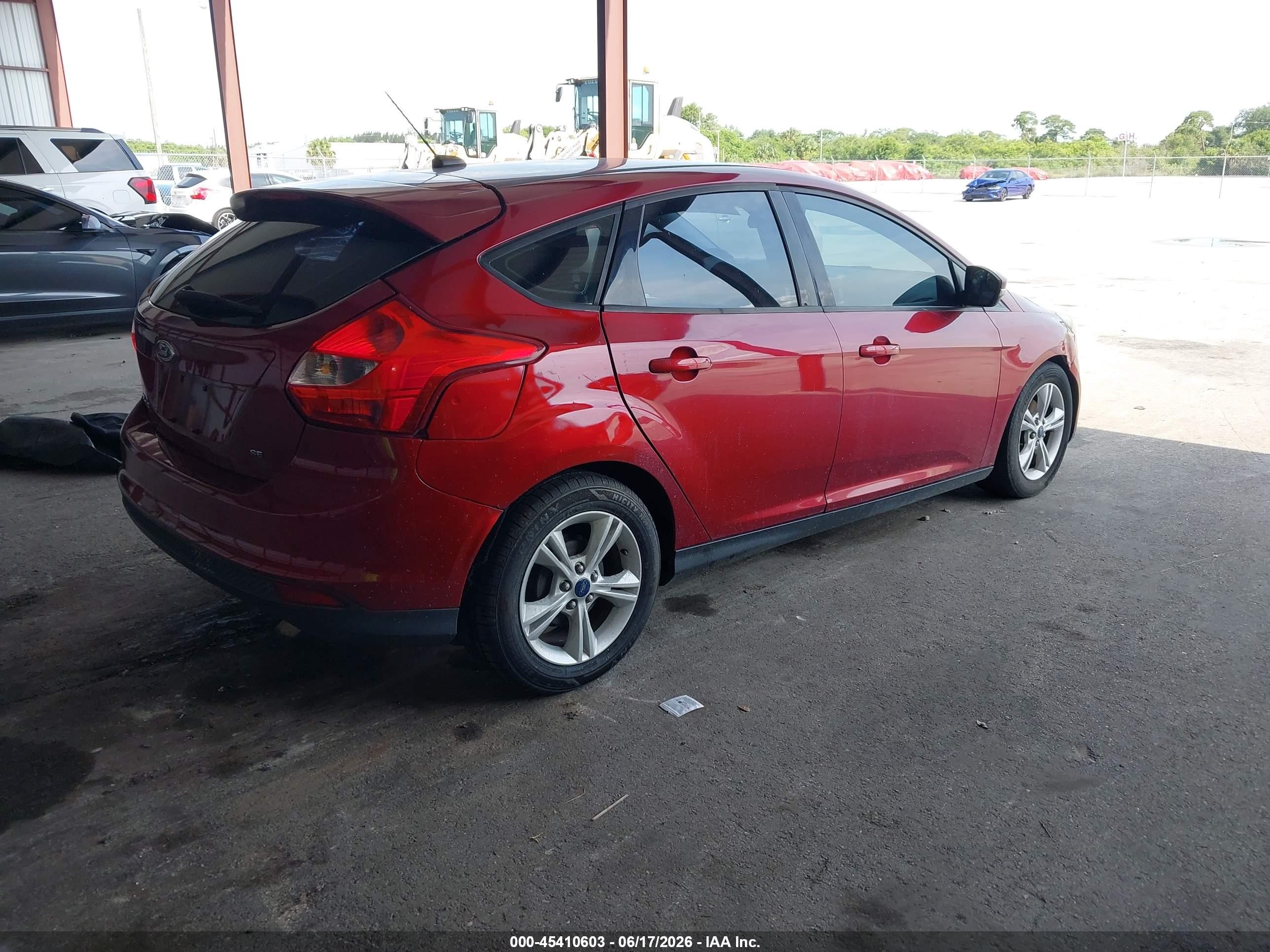 2014 Ford Focus Se Red vin: 1FADP3K2XEL444303