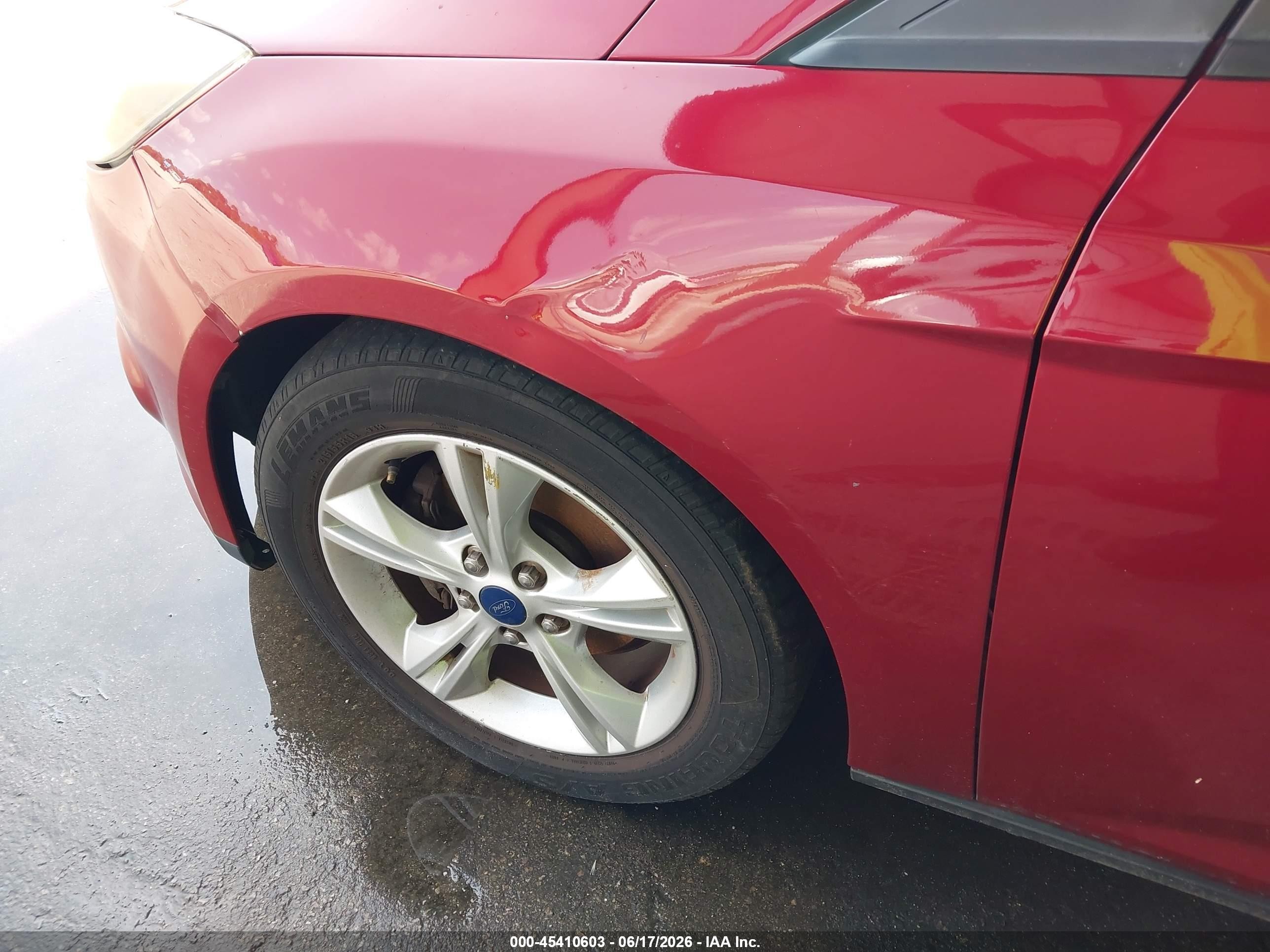 2014 Ford Focus Se Red vin: 1FADP3K2XEL444303