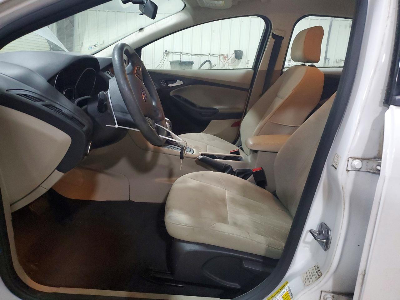 2015 Ford Focus Se White vin: 1FADP3K2XFL202404