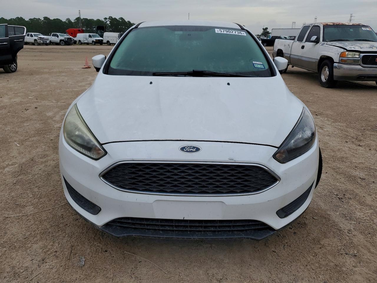 2015 Ford Focus White vin: 1FADP3K2XFL223740