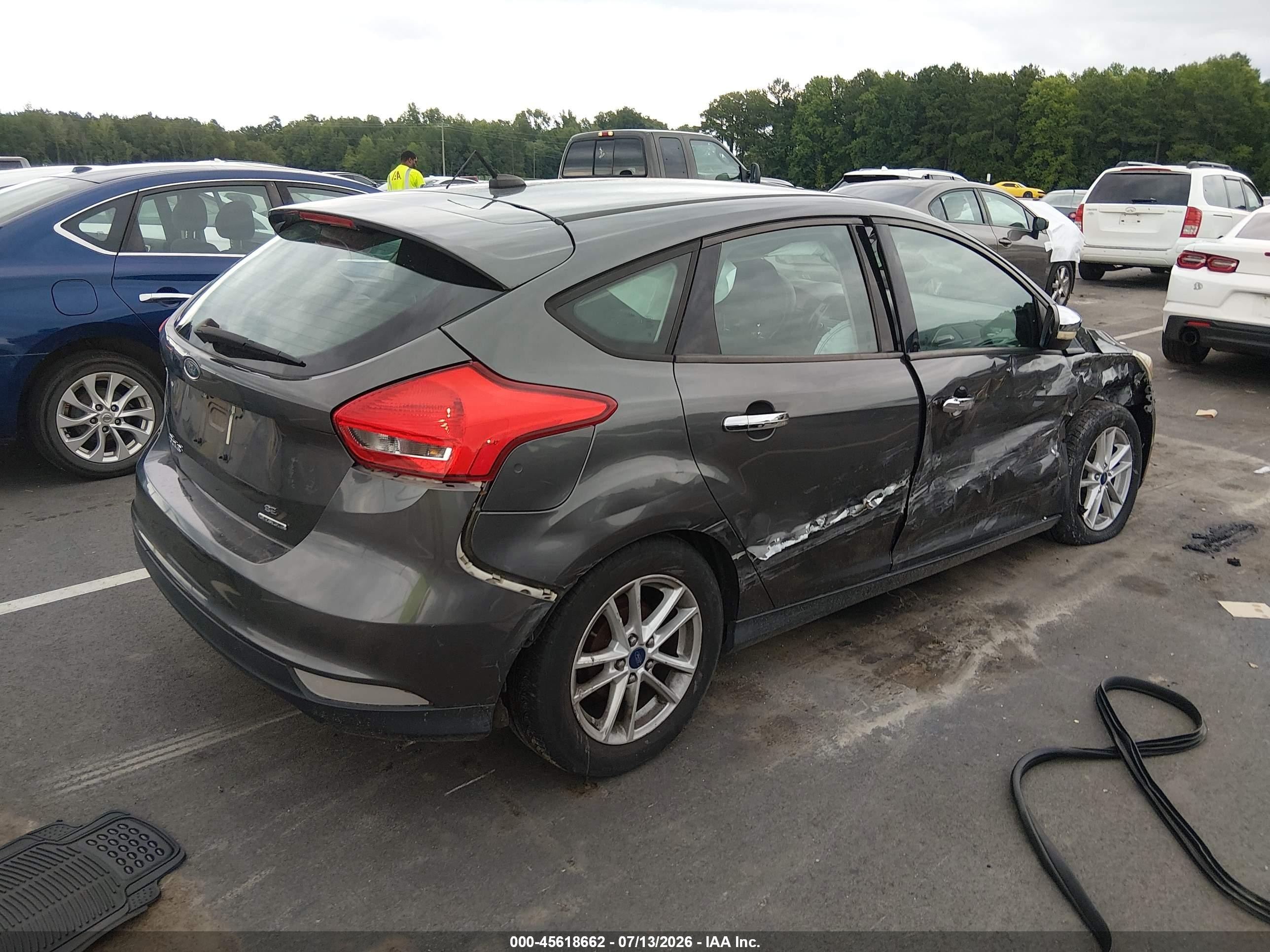 2015 Ford Focus Se Gray vin: 1FADP3K2XFL224063