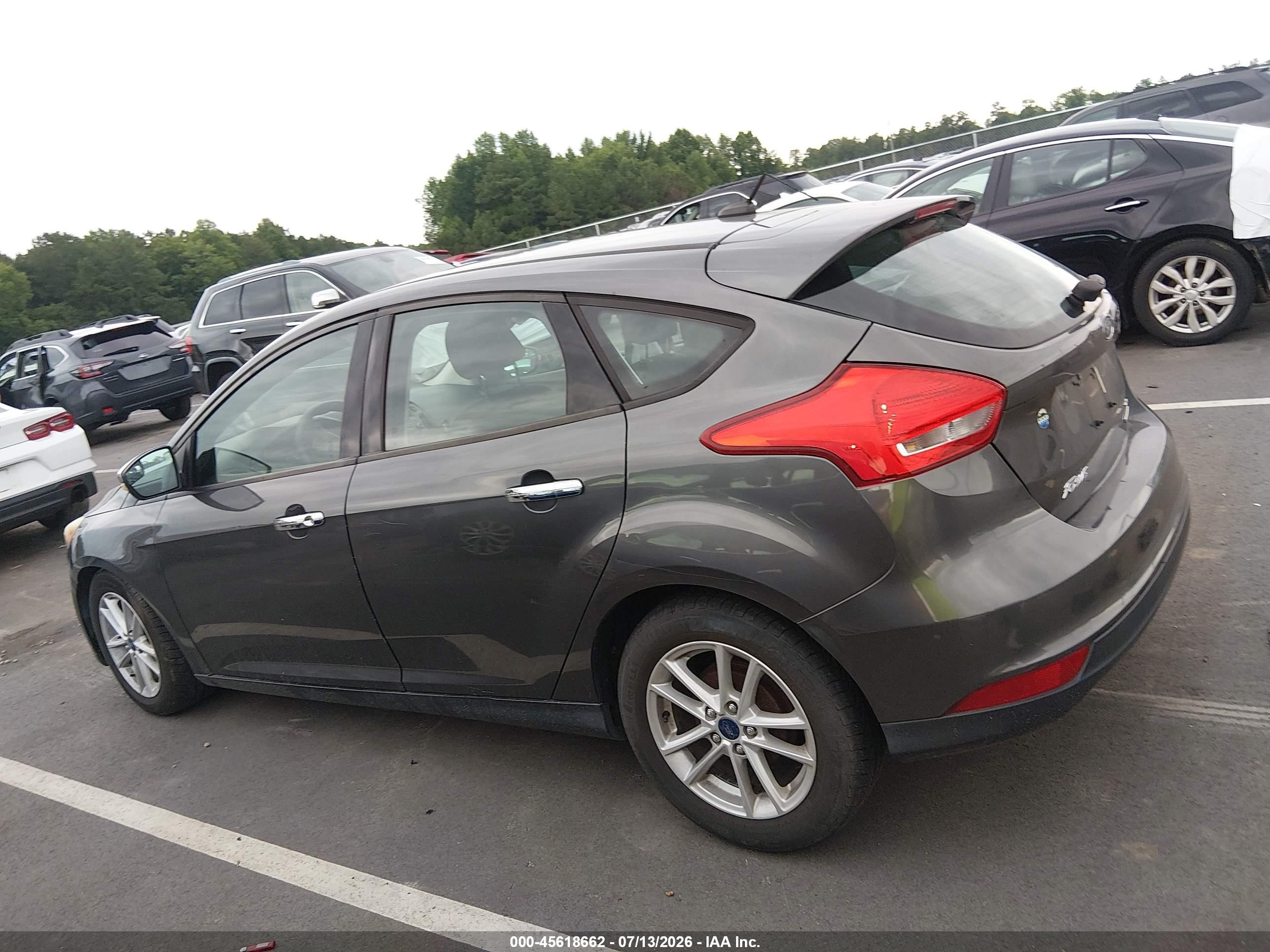 2015 Ford Focus Se Gray vin: 1FADP3K2XFL224063