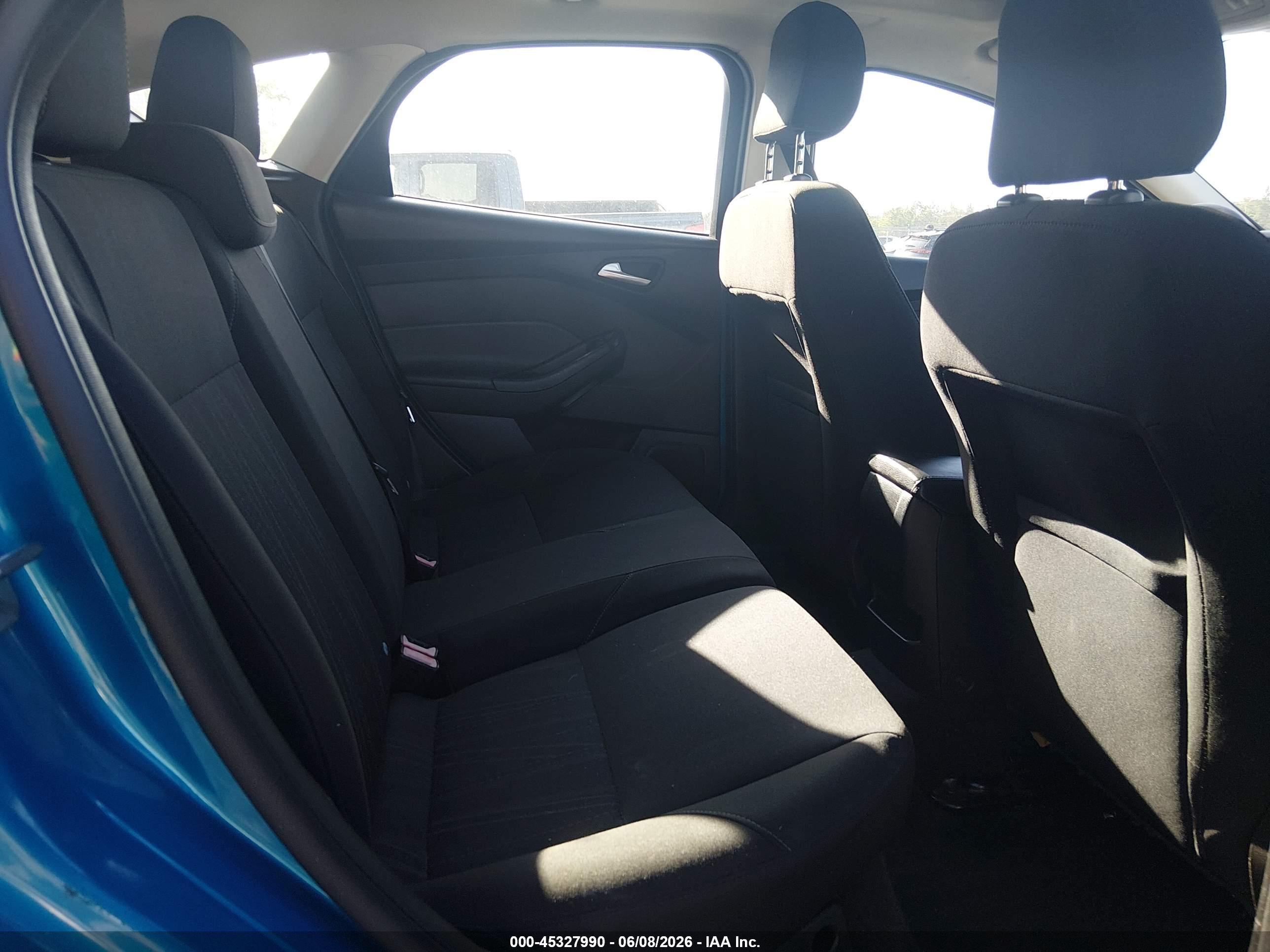 2015 Ford Focus Se Синий vin: 1FADP3K2XFL249867