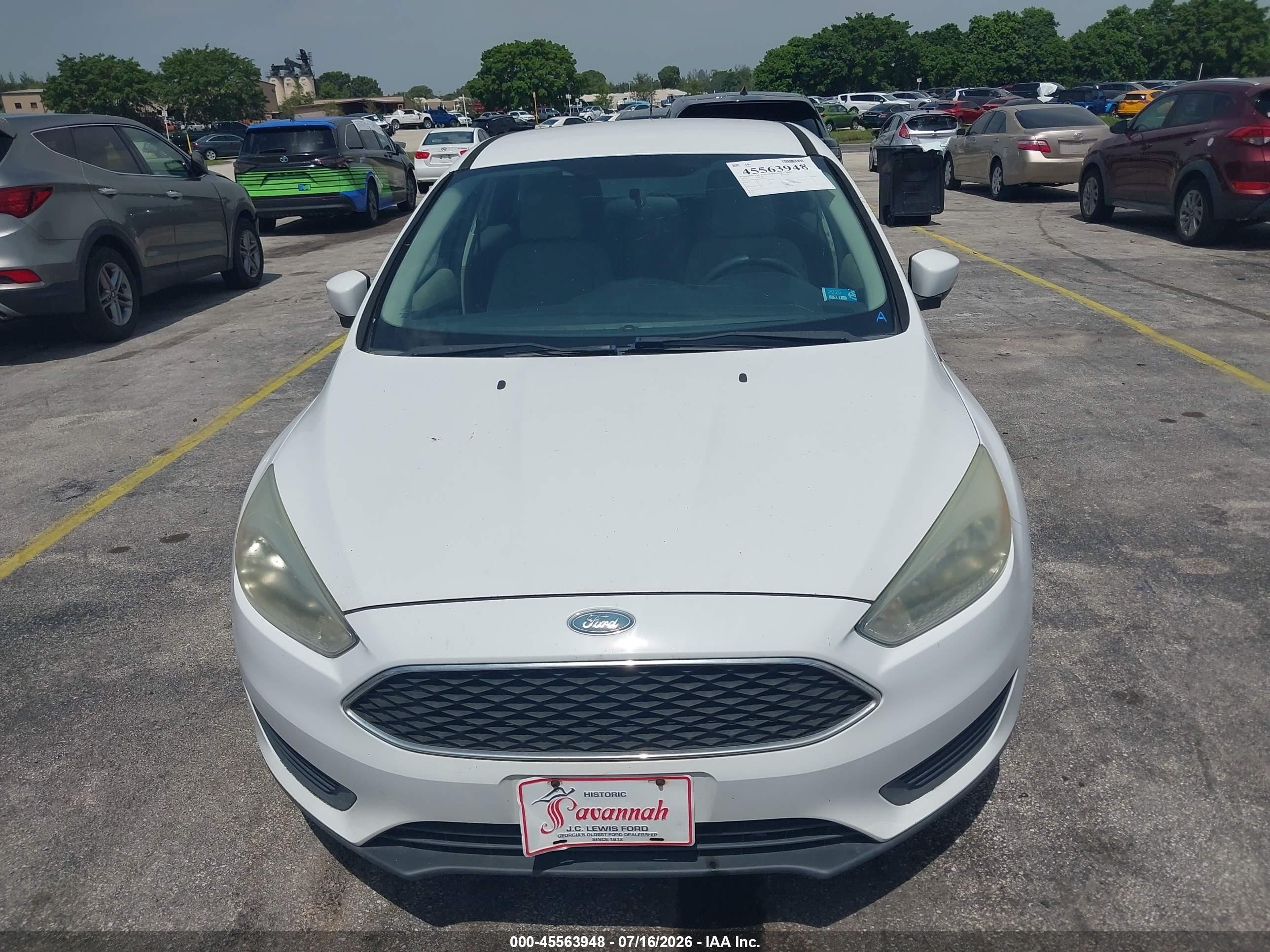 2015 Ford Focus Se White vin: 1FADP3K2XFL273313