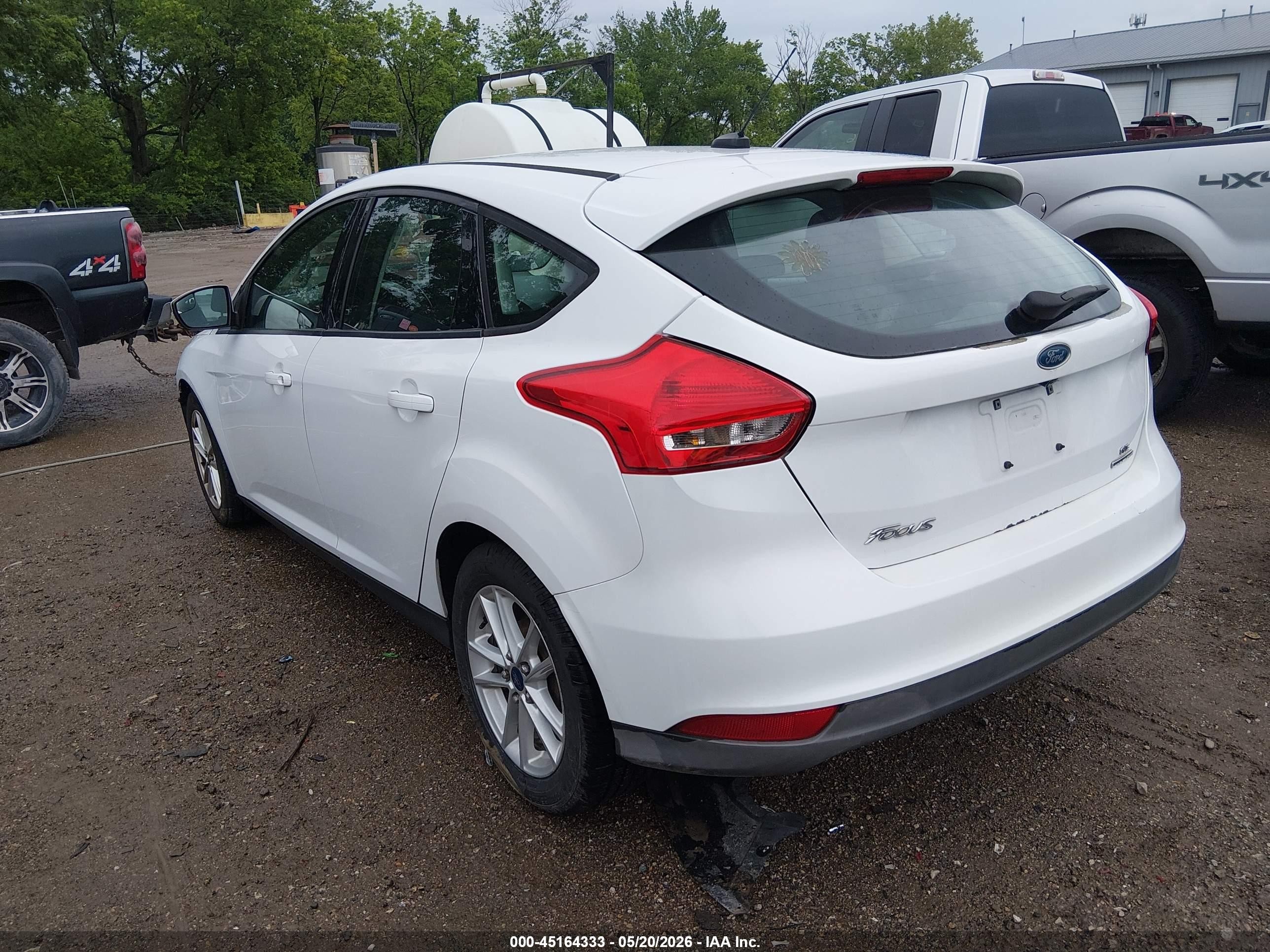 2015 Ford Focus Se Белый vin: 1FADP3K2XFL301370