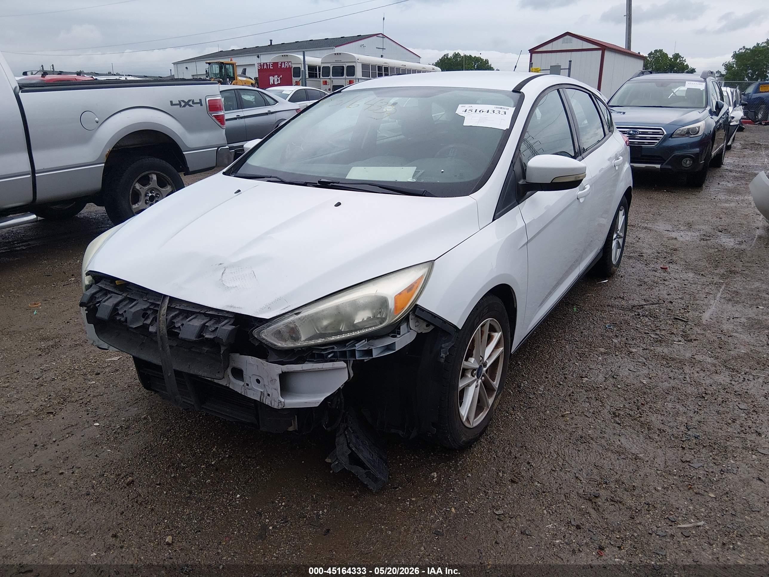 2015 Ford Focus Se Белый vin: 1FADP3K2XFL301370