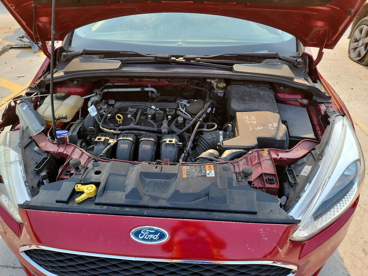 2015 Ford Focus Se Red vin: 1FADP3K2XFL305130