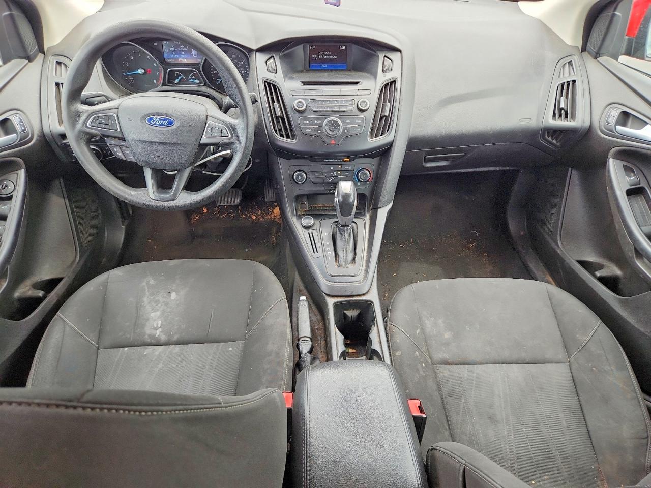 2015 Ford Focus Se Red vin: 1FADP3K2XFL318167