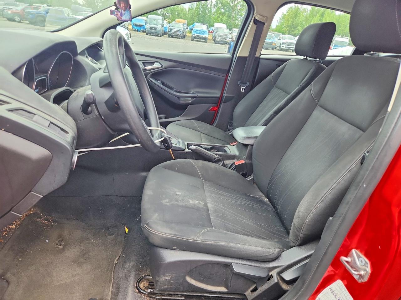 2015 Ford Focus Se Red vin: 1FADP3K2XFL318167