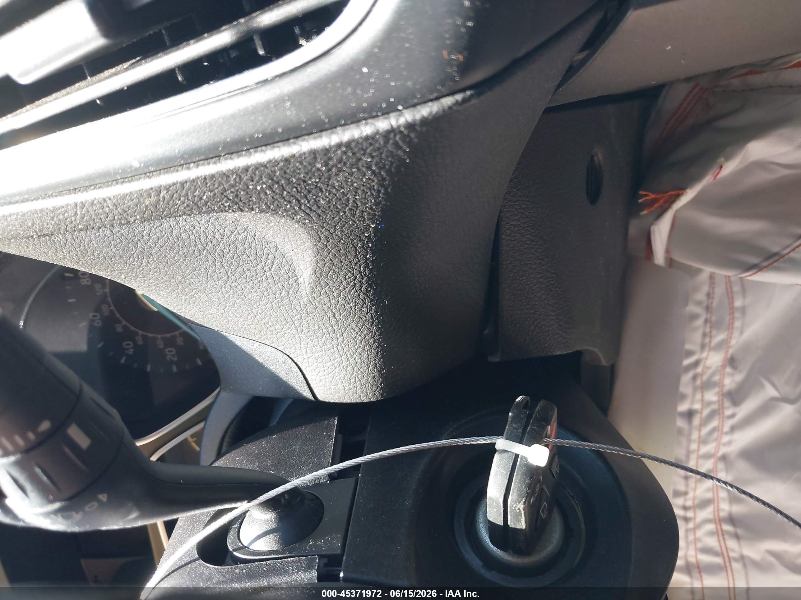 2015 Ford Focus Se Белый vin: 1FADP3K2XFL318508