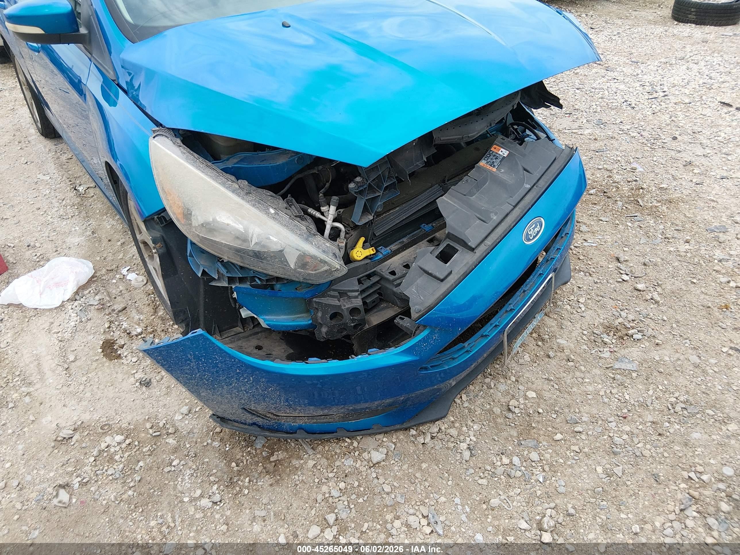 2015 Ford Focus Se Blue vin: 1FADP3K2XFL327211