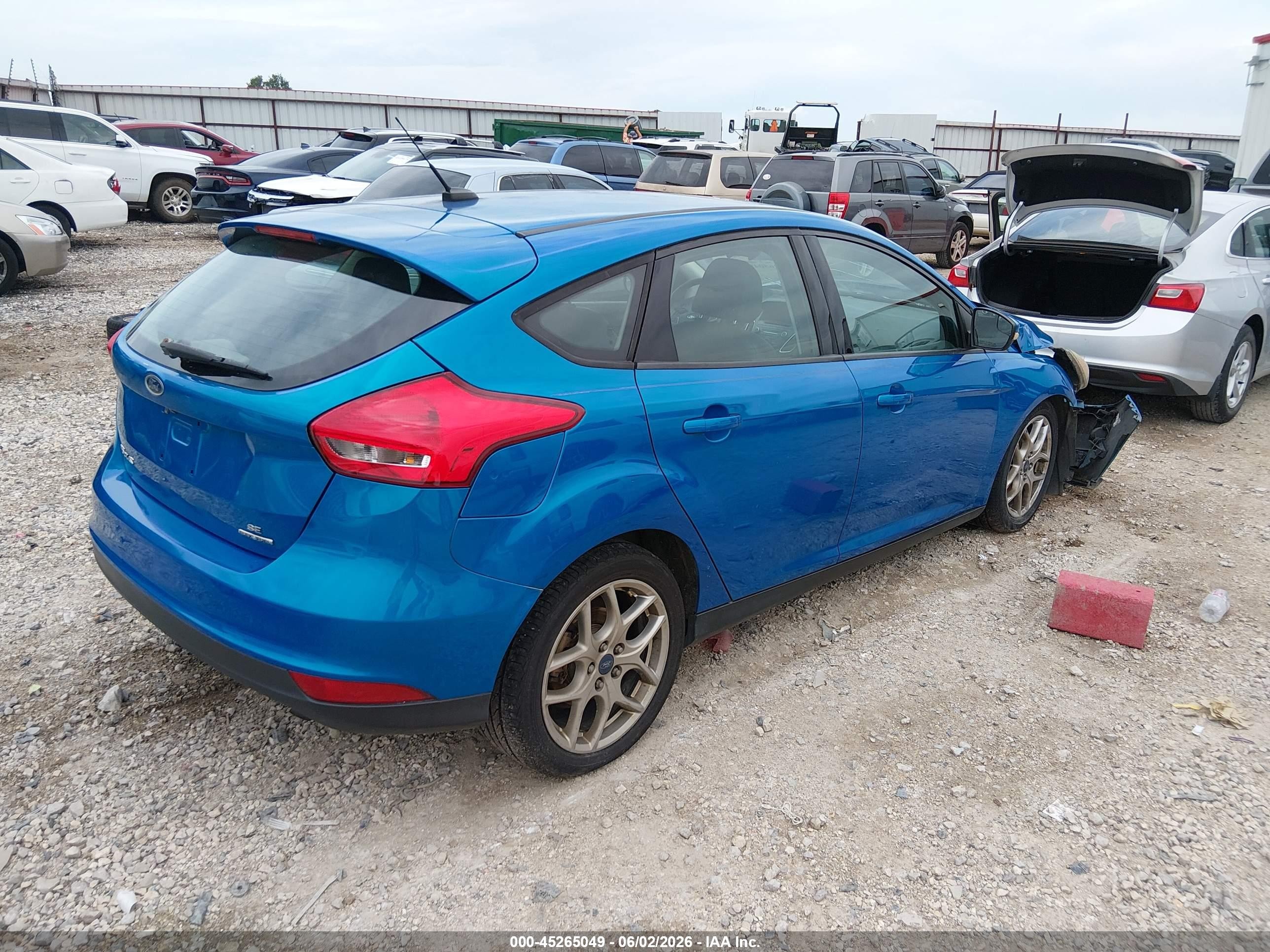 2015 Ford Focus Se Blue vin: 1FADP3K2XFL327211