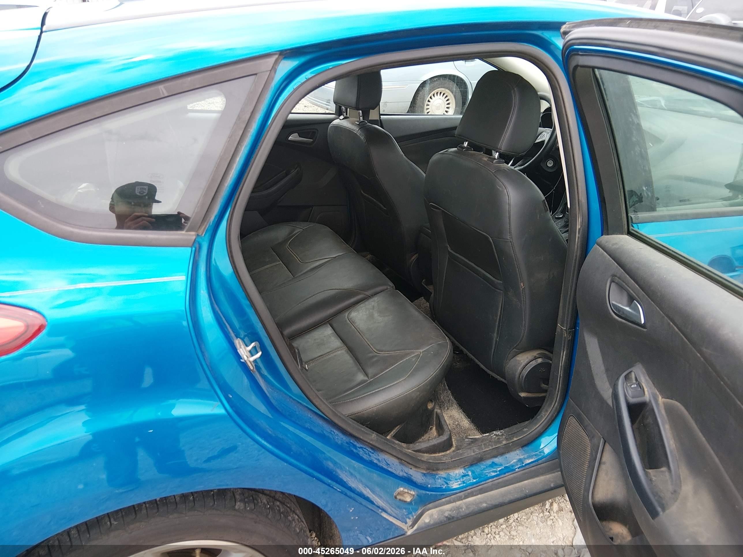 2015 Ford Focus Se Blue vin: 1FADP3K2XFL327211