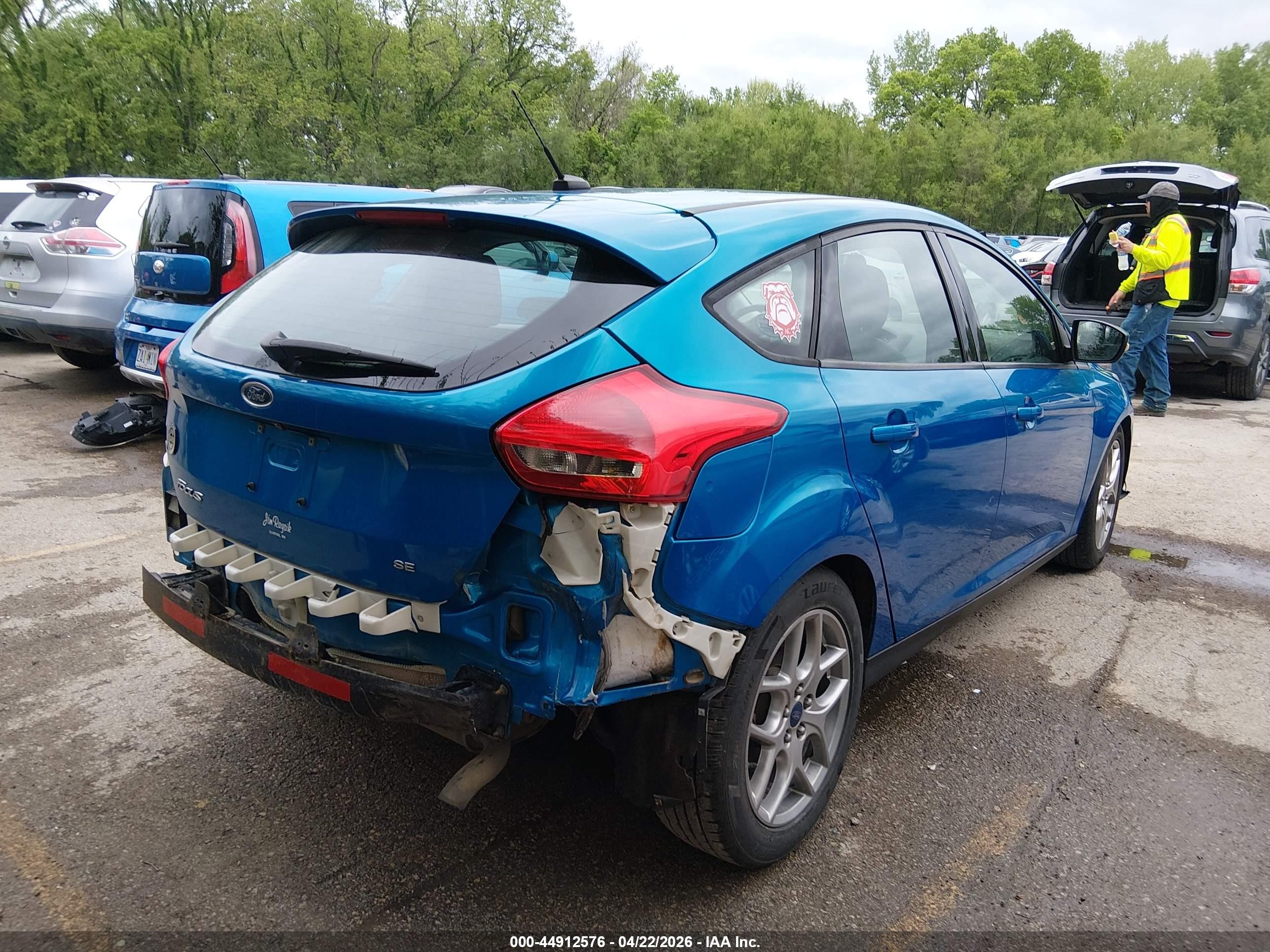 2015 Ford Focus Se Blue vin: 1FADP3K2XFL330271
