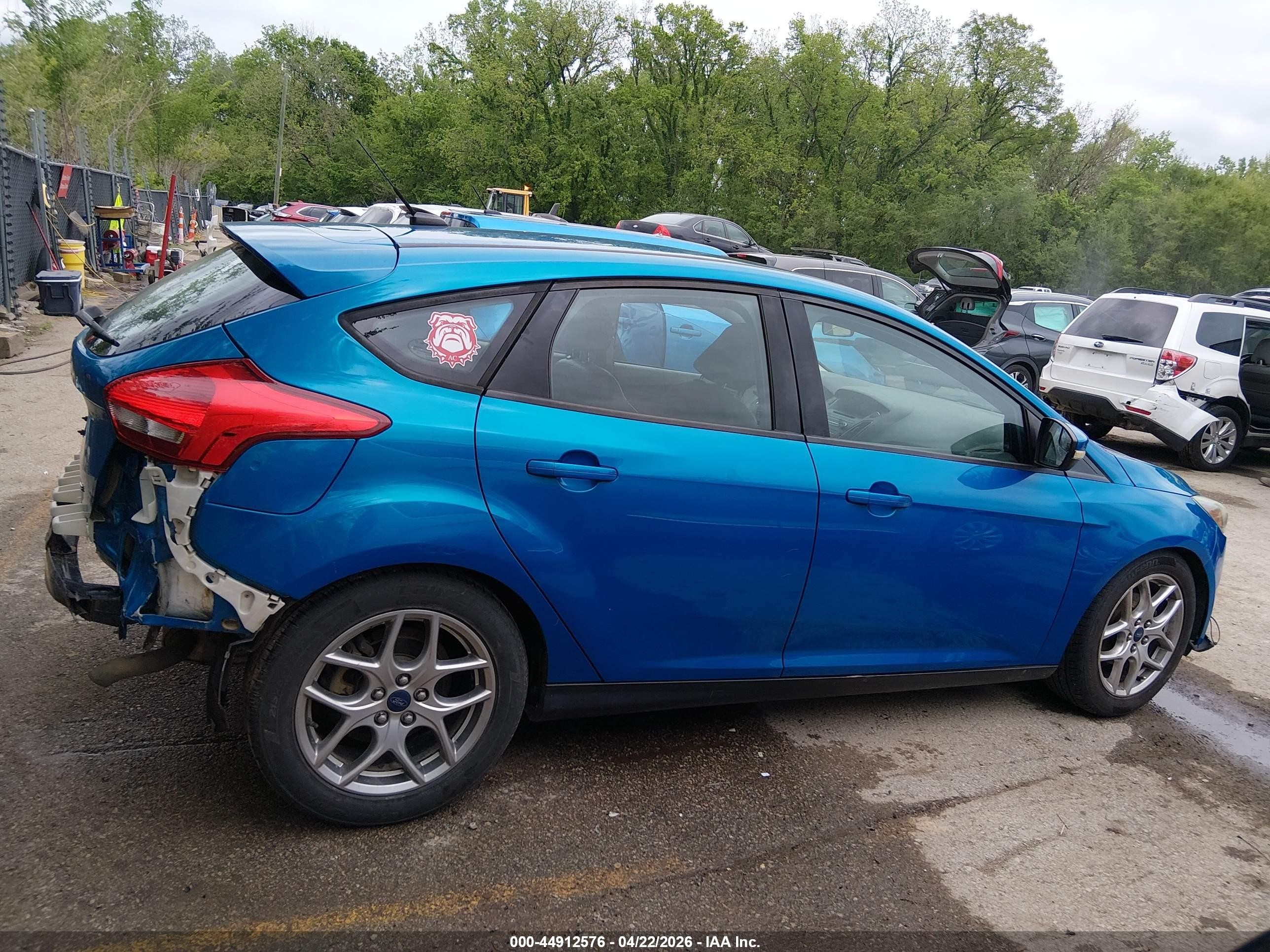 2015 Ford Focus Se Blue vin: 1FADP3K2XFL330271