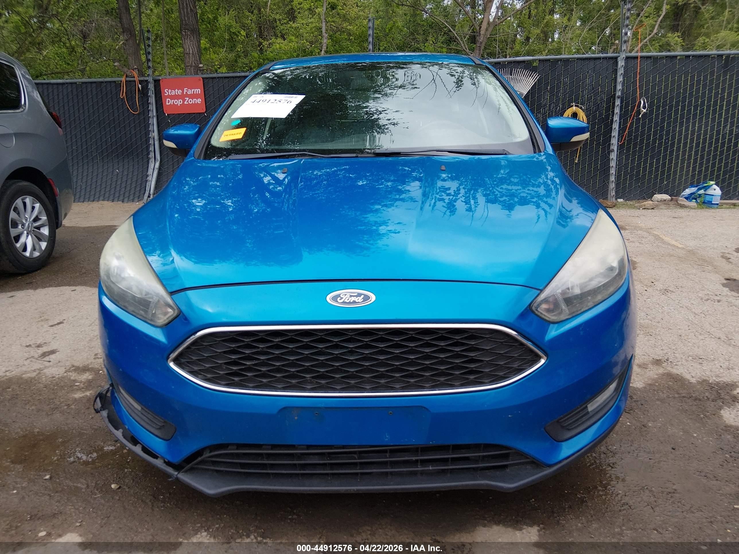 2015 Ford Focus Se Blue vin: 1FADP3K2XFL330271