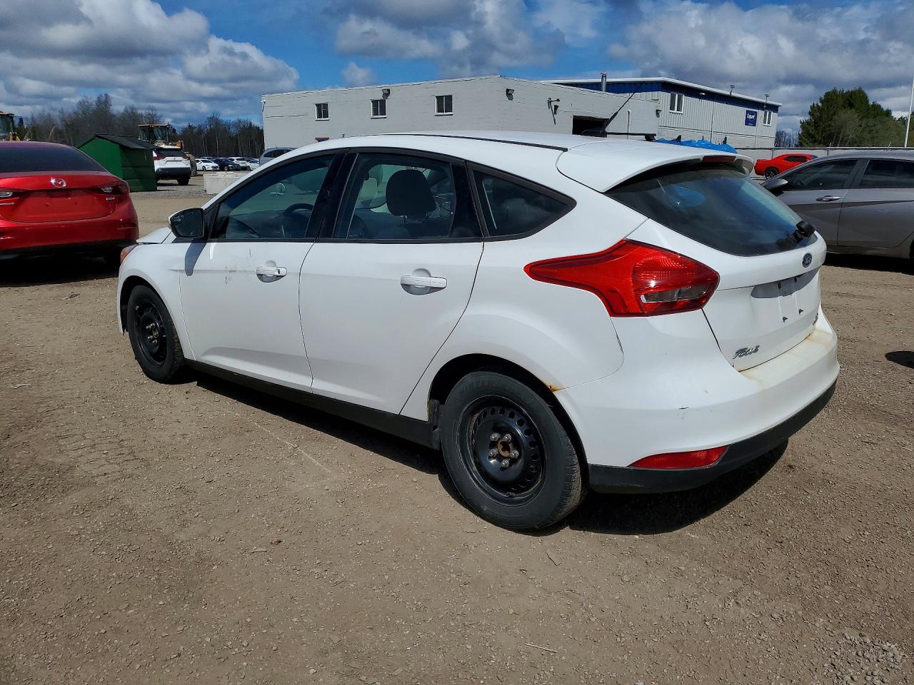 2015 Ford Focus Se White vin: 1FADP3K2XFL359057