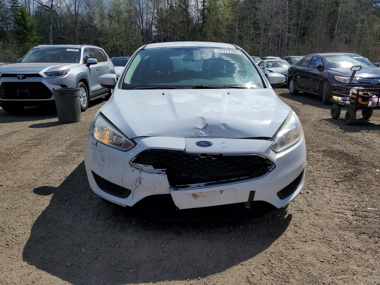 2015 Ford Focus Se White vin: 1FADP3K2XFL359057