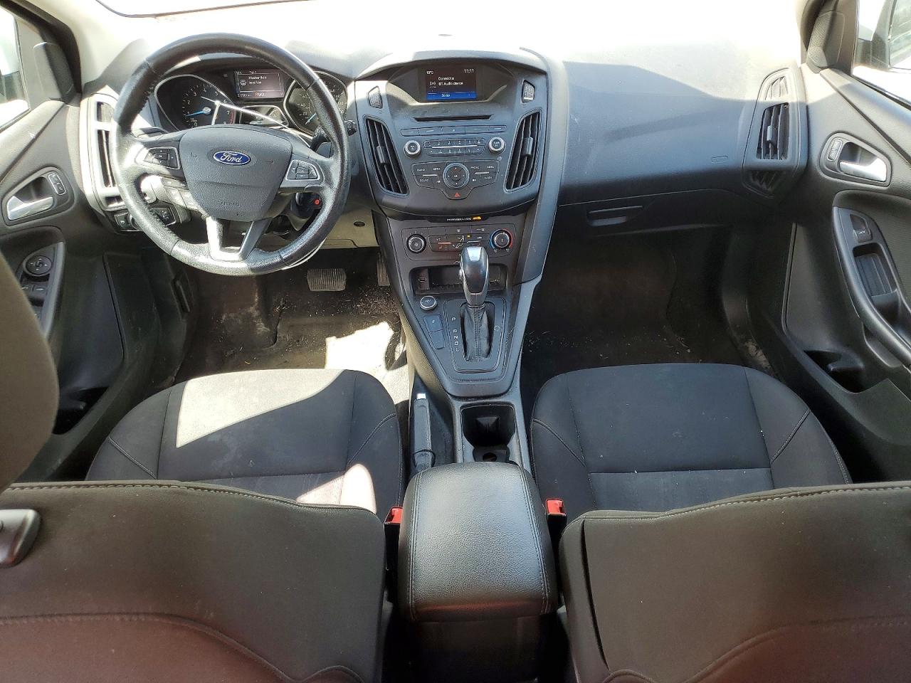 2015 Ford Focus Se White vin: 1FADP3K2XFL359057