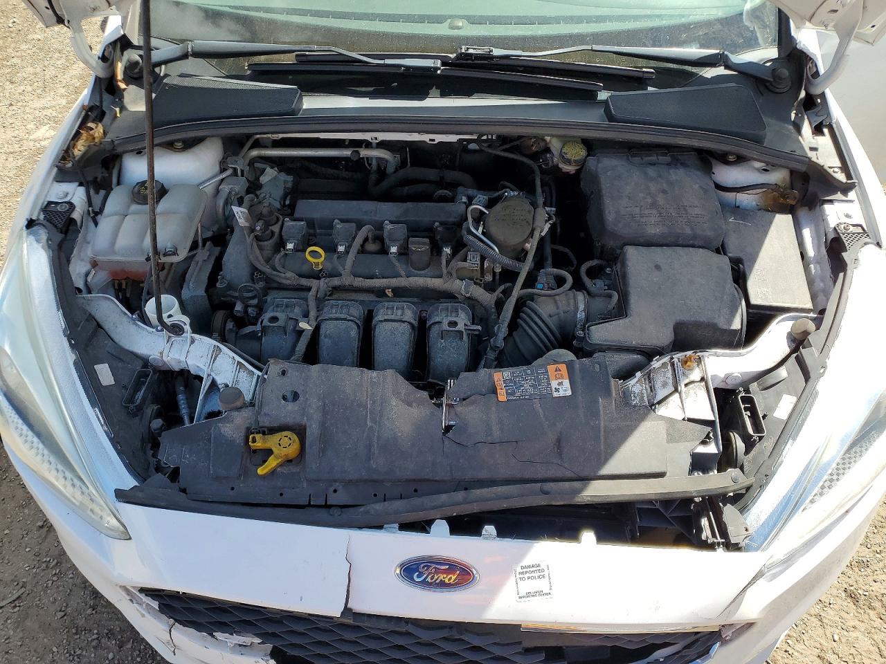 2015 Ford Focus Se White vin: 1FADP3K2XFL359057