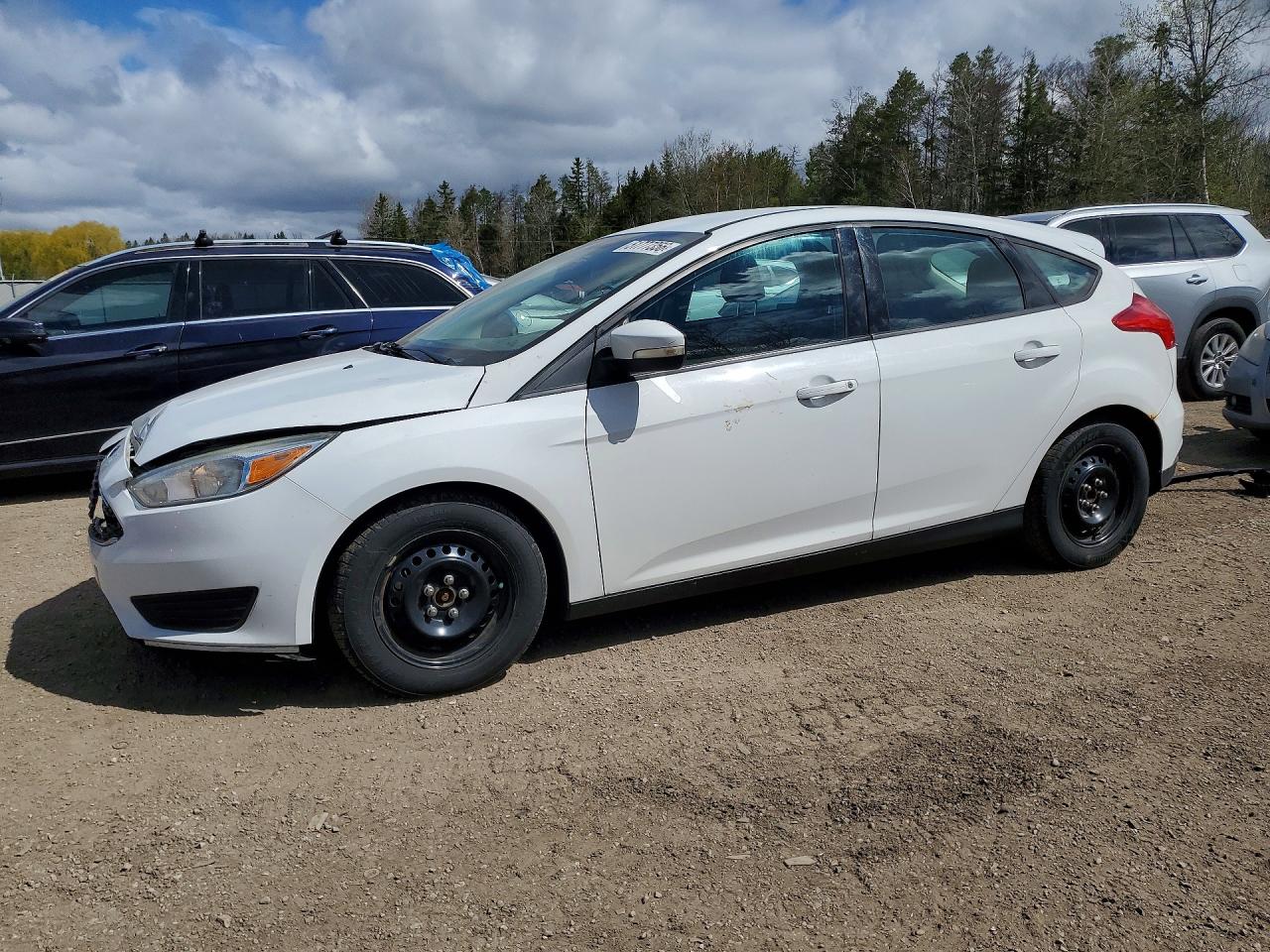 2015 Ford Focus Se White vin: 1FADP3K2XFL359057