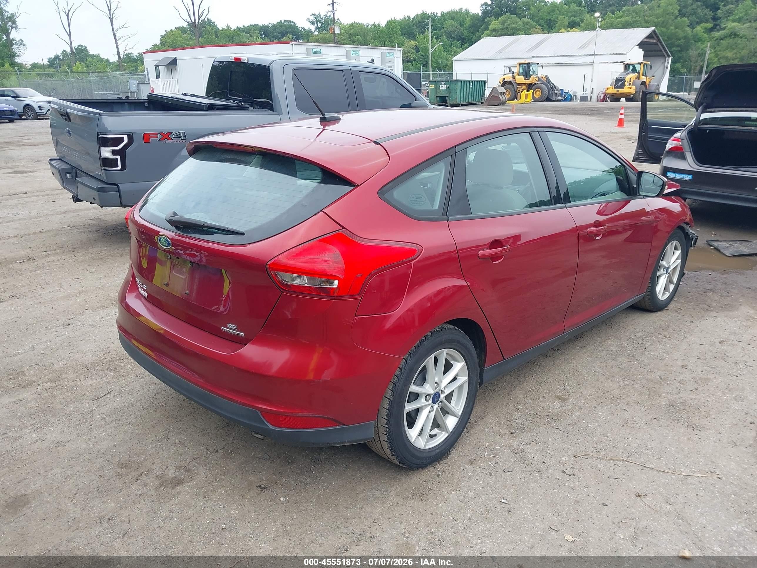 2015 Ford Focus Se Red vin: 1FADP3K2XFL372908