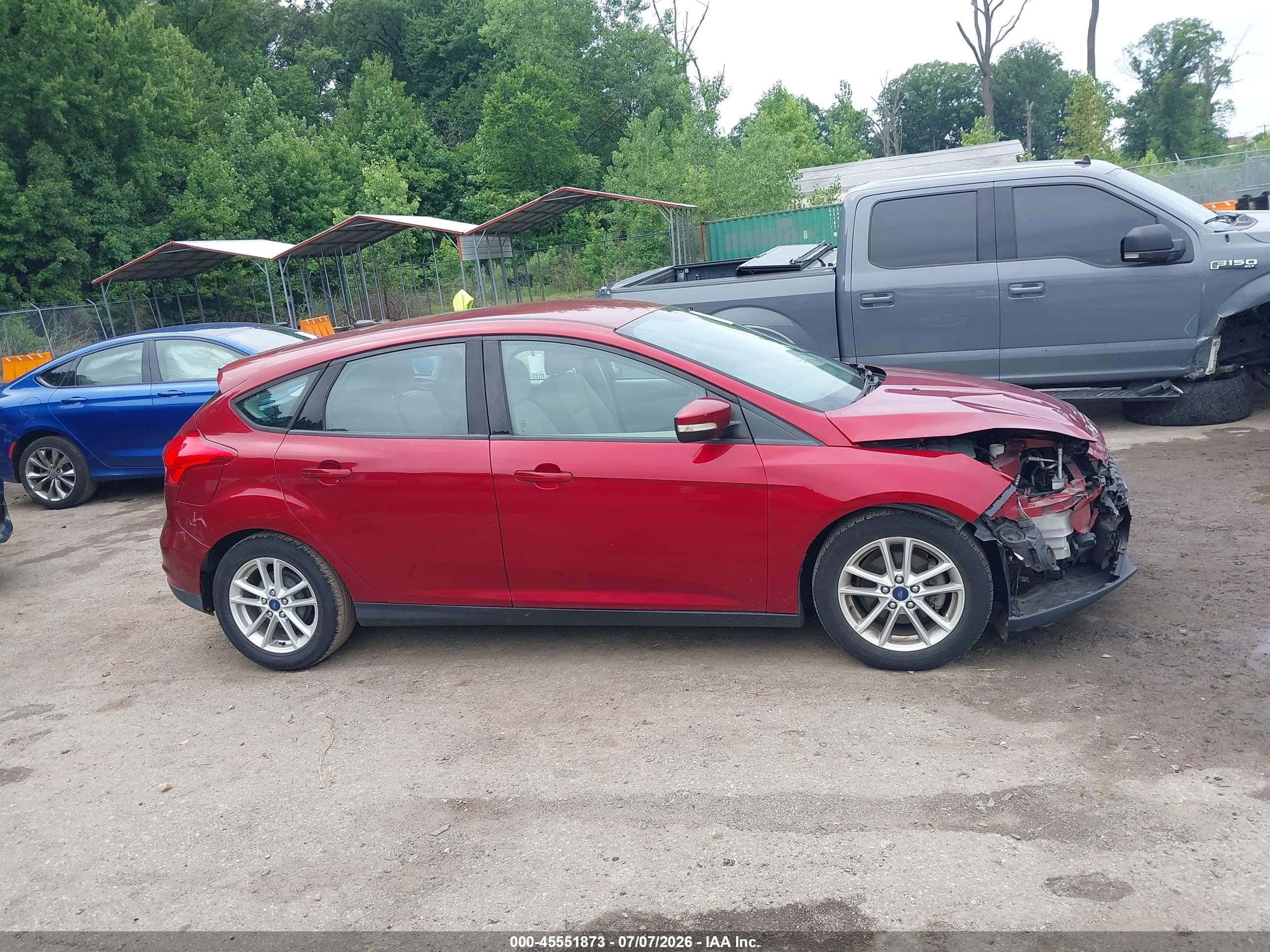 2015 Ford Focus Se Red vin: 1FADP3K2XFL372908