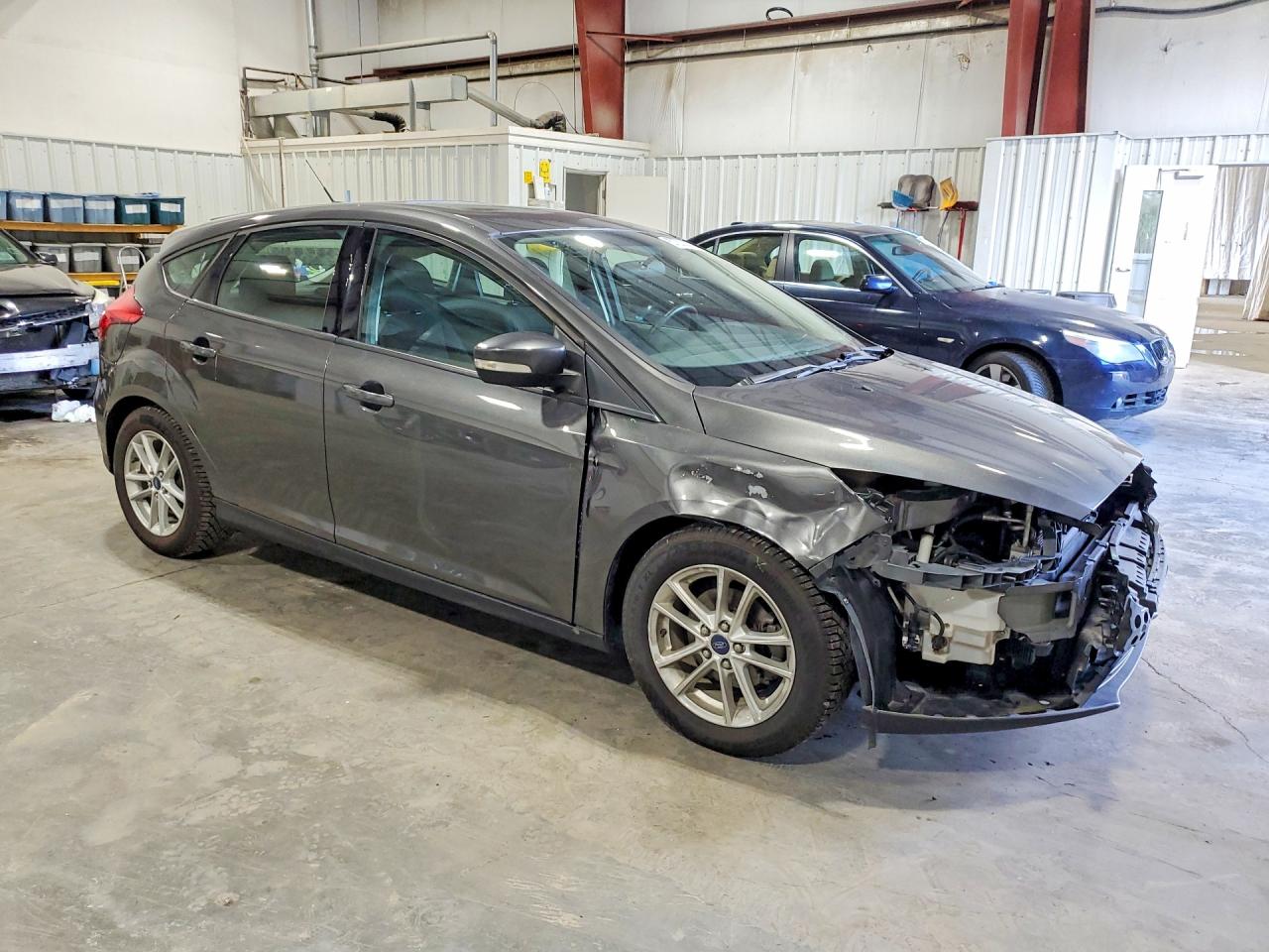 2015 Ford Focus Se Gray vin: 1FADP3K2XFL381060