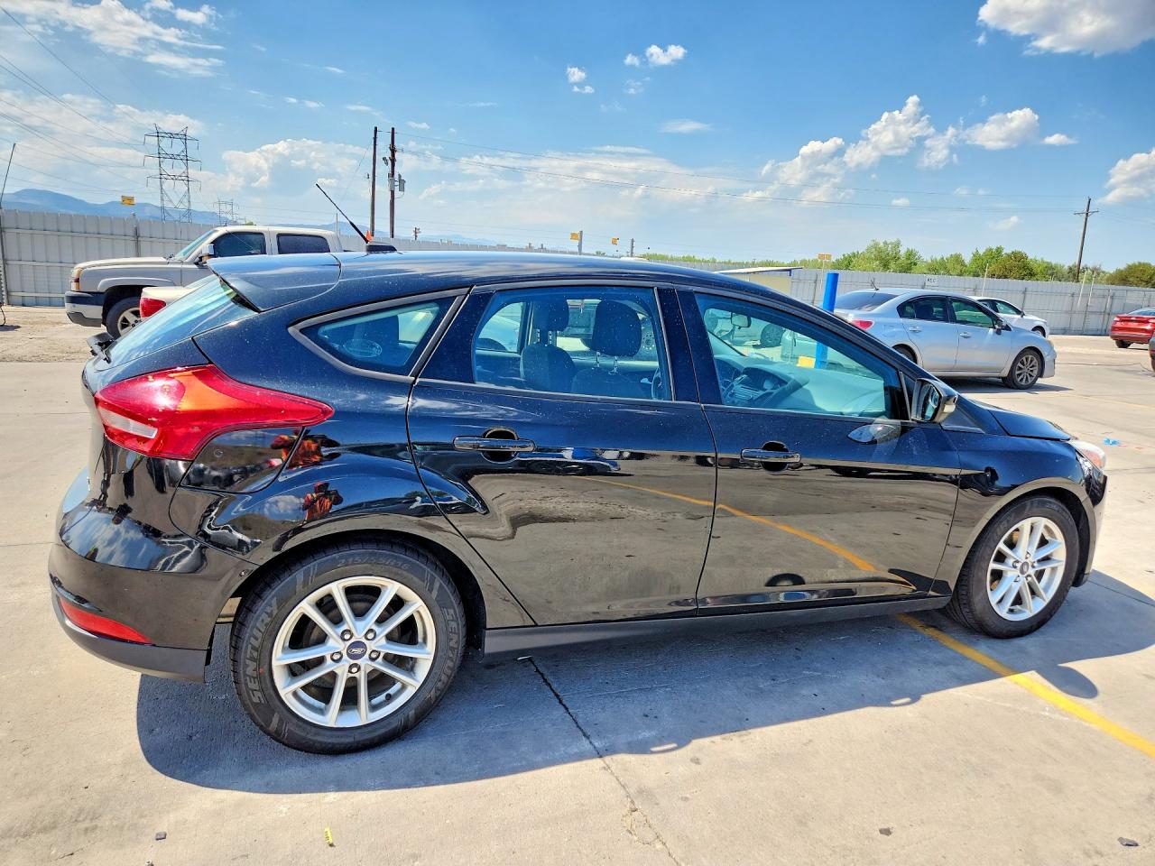 2015 Ford Focus Se Black vin: 1FADP3K2XFL384461