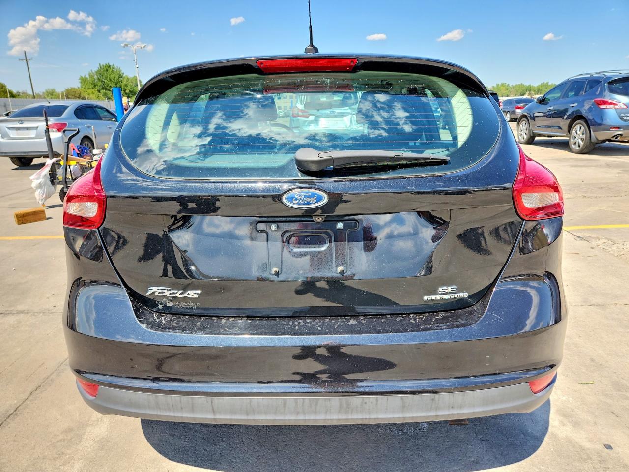 2015 Ford Focus Se Black vin: 1FADP3K2XFL384461