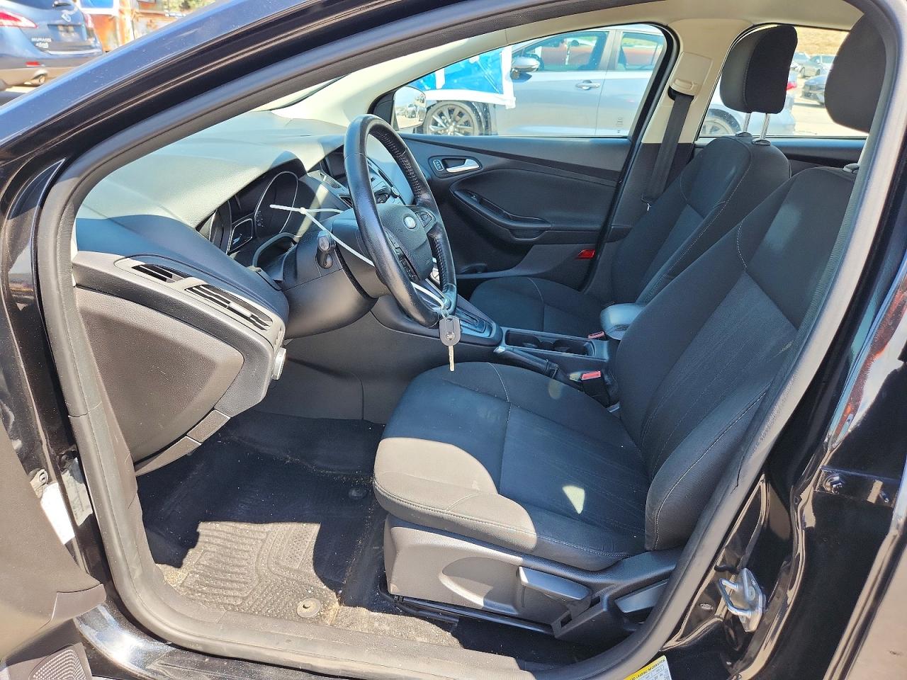 2015 Ford Focus Se Black vin: 1FADP3K2XFL384461
