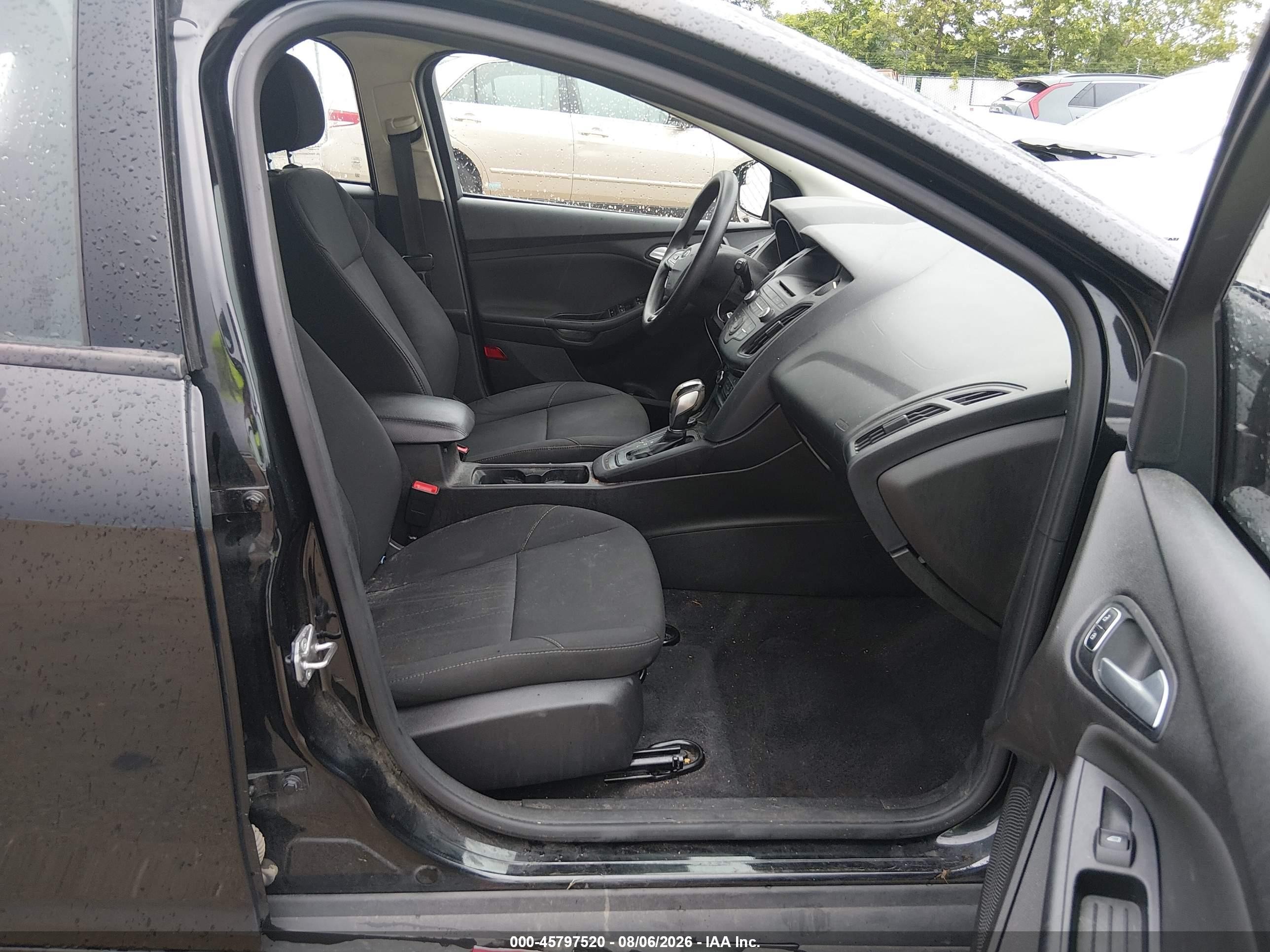 2015 Ford Focus Se Black vin: 1FADP3K2XFL385139