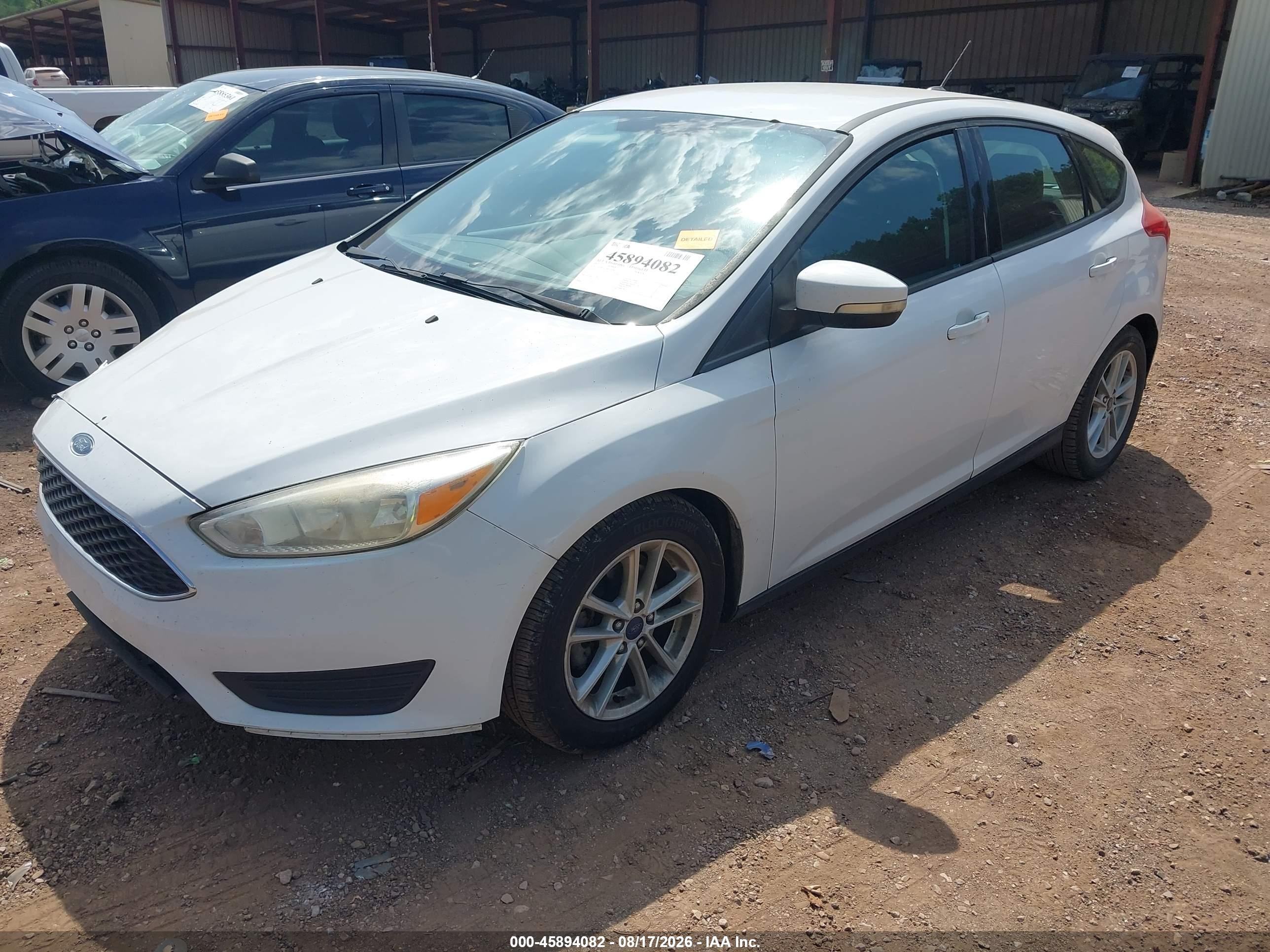 2017 Ford Focus Se White vin: 1FADP3K2XHL247992
