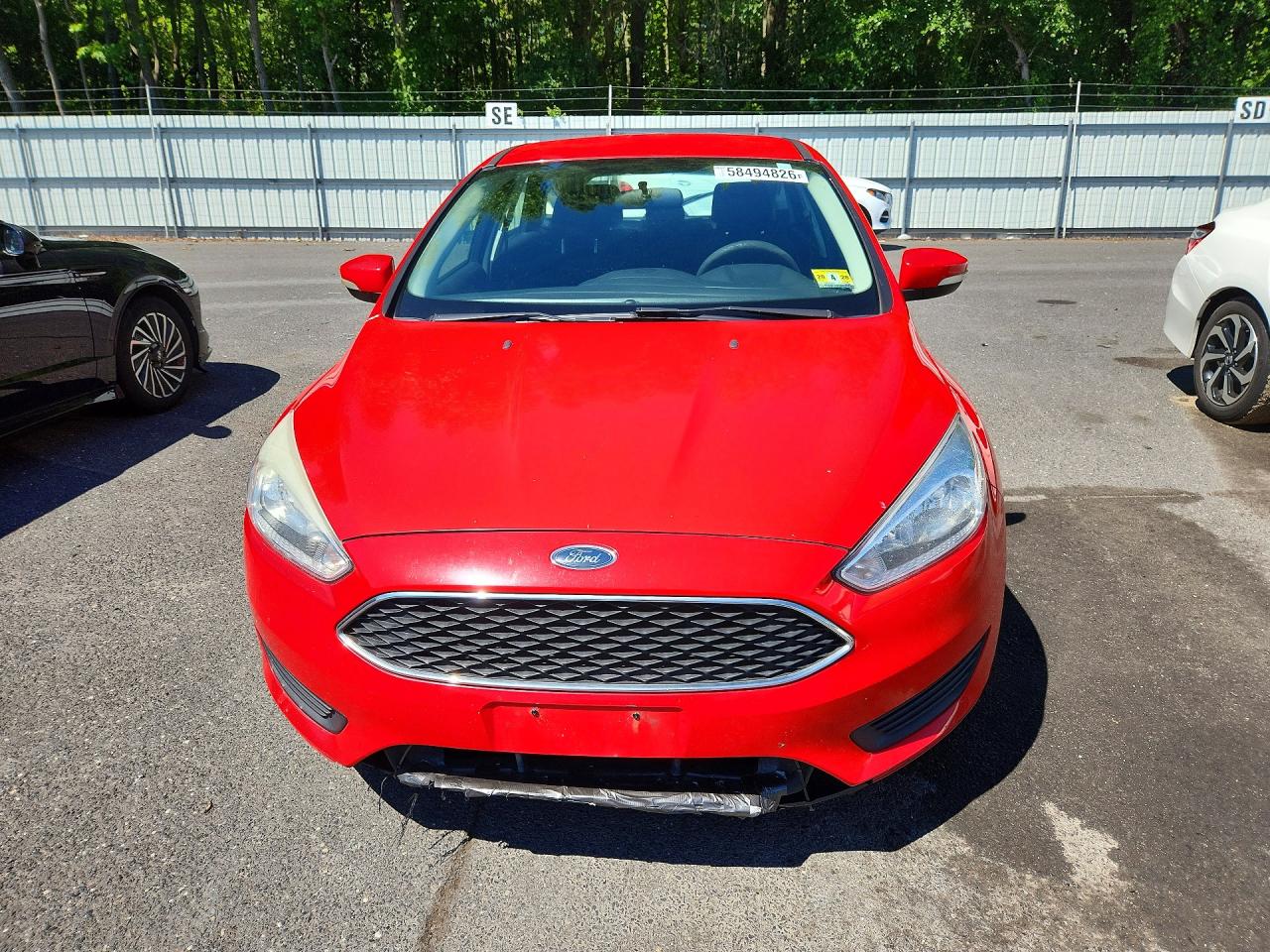 2017 Ford Focus Se Red vin: 1FADP3K2XHL278739