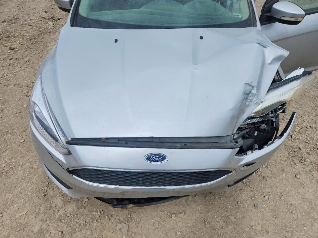 2015 Ford Focus Se Silver vin: 1FADP3KE1FL230389
