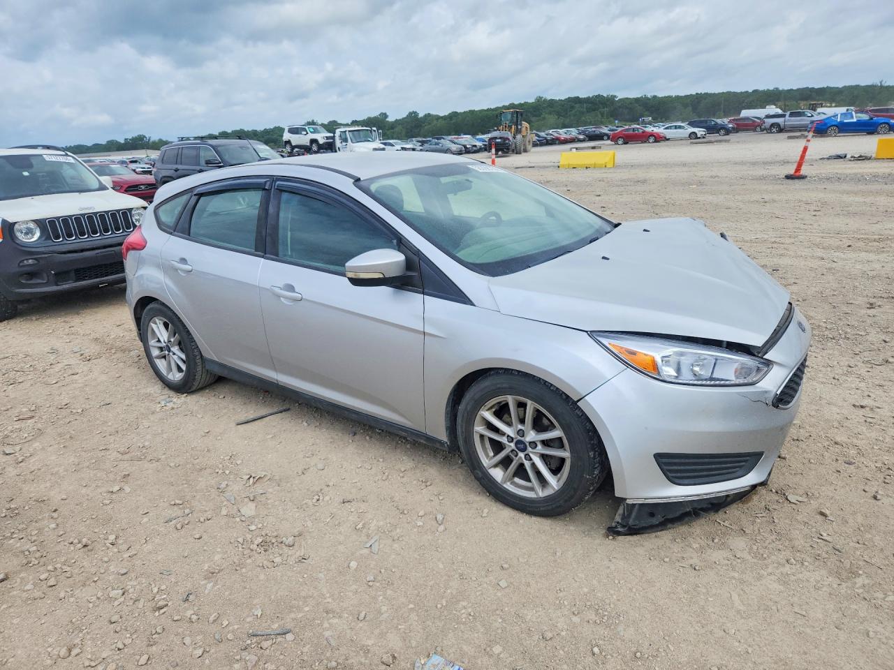 2015 Ford Focus Se Silver vin: 1FADP3KE1FL230389