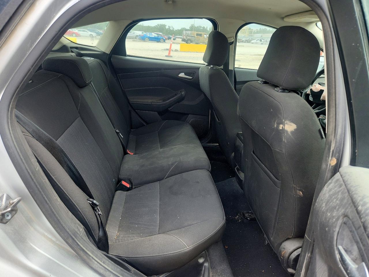 2015 Ford Focus Se Silver vin: 1FADP3KE1FL230389
