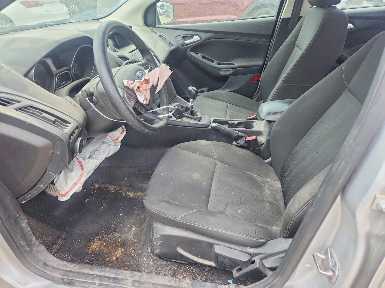 2015 Ford Focus Se Silver vin: 1FADP3KE1FL230389