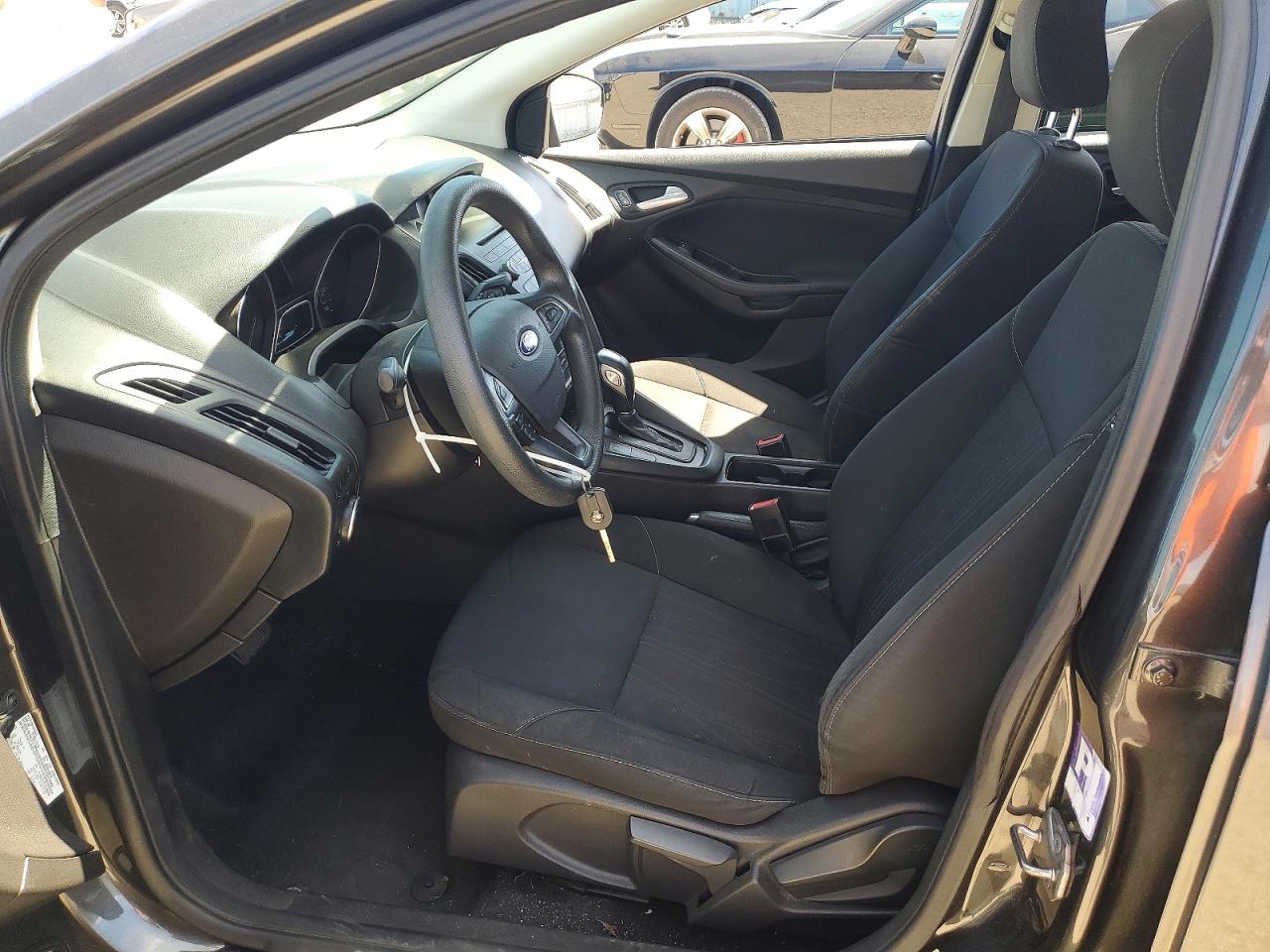 2016 Ford Focus Se Gray vin: 1FADP3KE5GL289558