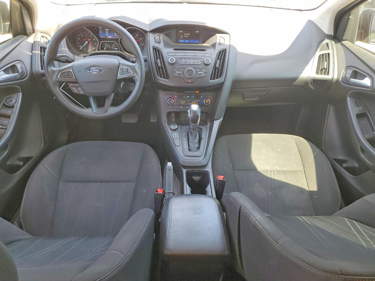 2016 Ford Focus Se Gray vin: 1FADP3KE5GL289558